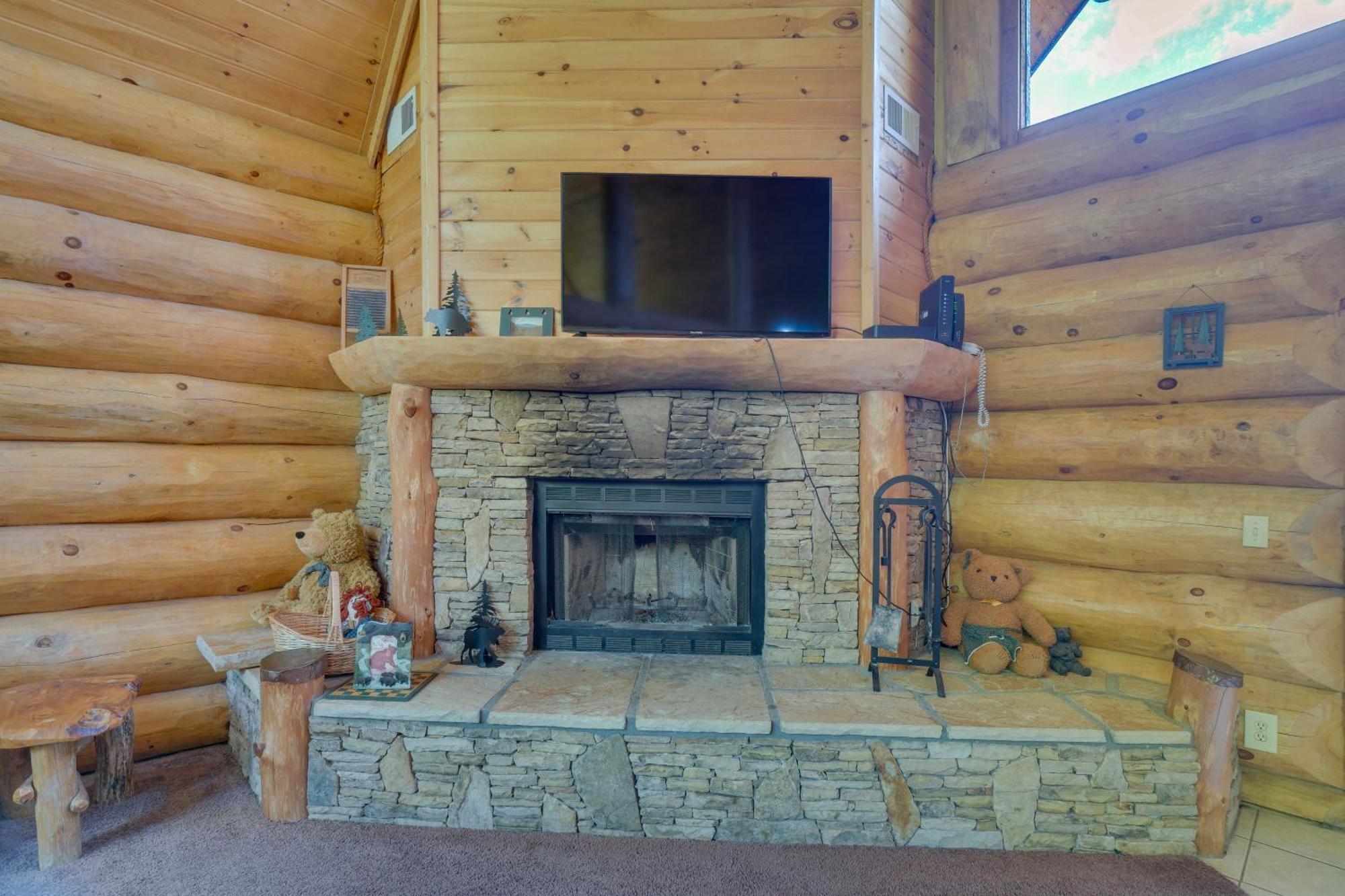 Gatlinburg Cabin With Hot Tub About 11 Miles To Downtown Esterno foto