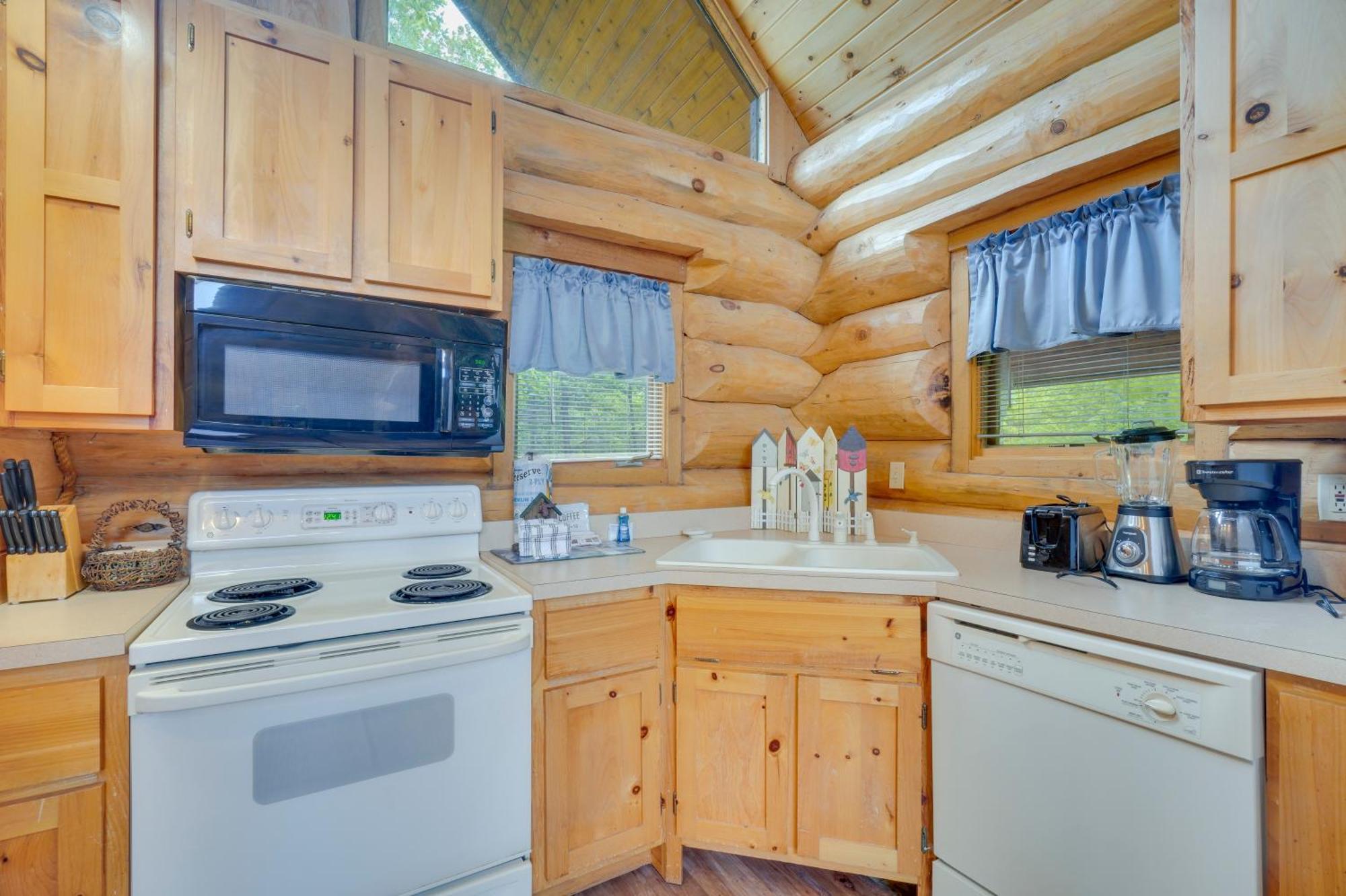 Gatlinburg Cabin With Hot Tub About 11 Miles To Downtown Esterno foto